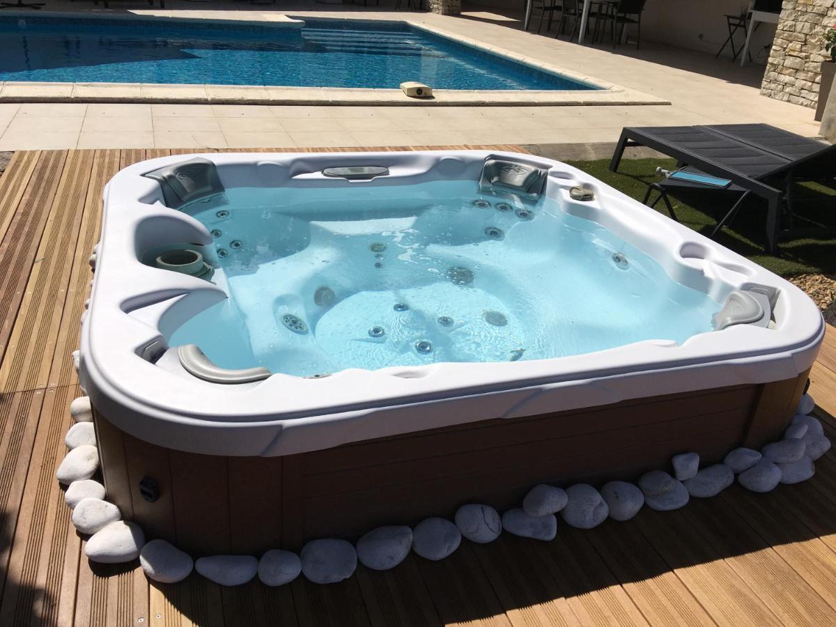 La Villa Mediterranee Wellness Spa Piscine Saint-Drezery Экстерьер фото
